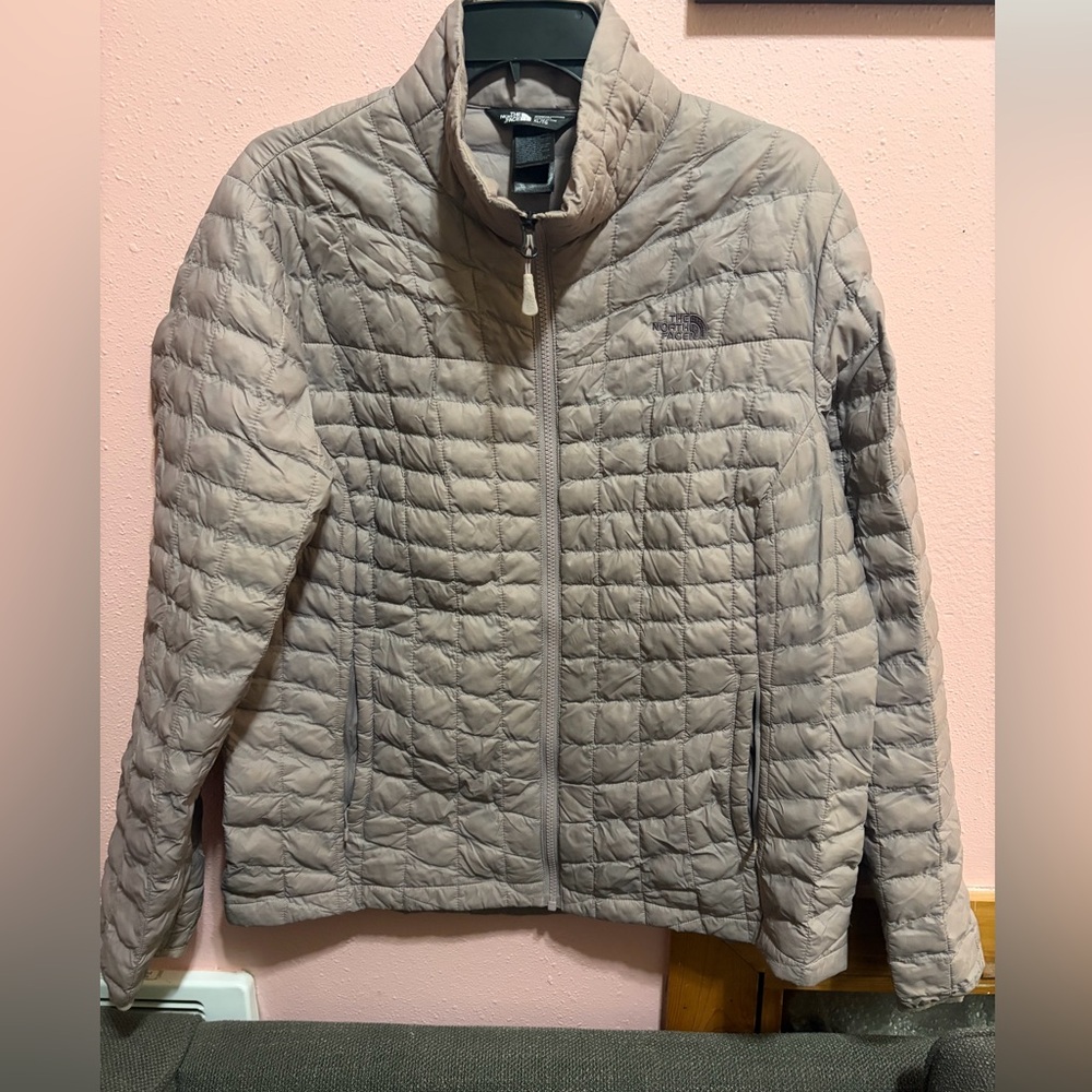 The North Face Women's Light Taupe Quilted Puffer Jacket
